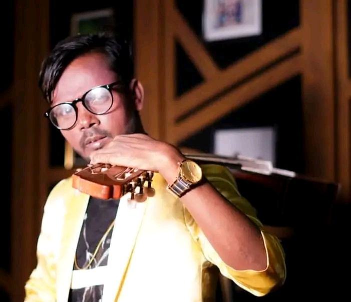 বই মেলায় ভুয়া ভুয়া স্লোগানে বিতাড়িত হিরো আলম !