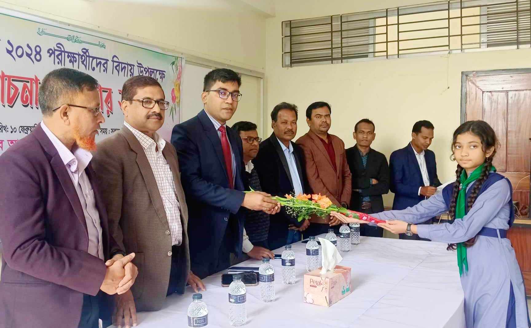 কুষ্টিয়ায় রহিমা আফছার মাধ্যমিক বালিকা বিদ্যালয়ে এস.এস.সি পরীক্ষার্থীদের বিদায় সংবর্ধনা অনুষ্ঠিত 