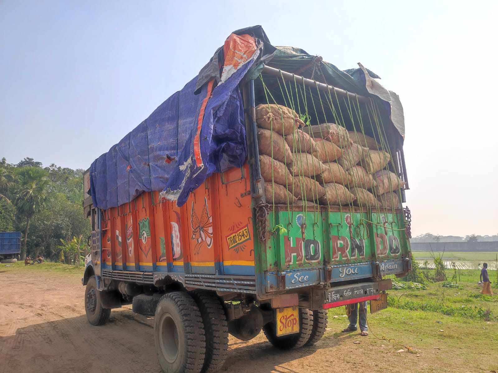 ৭ মাস পর আখাউড়া স্থলবন্দর দিয়ে আমদানি হলো ১০ টন আদা