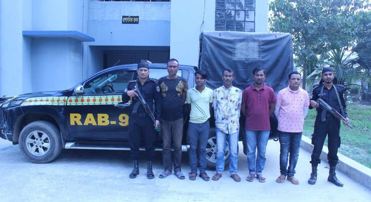 ব্রাহ্মণবাড়িয়ায় ট্রেনের টিকেটসহ ৫ কালোবাজারি গ্রেপ্তার!