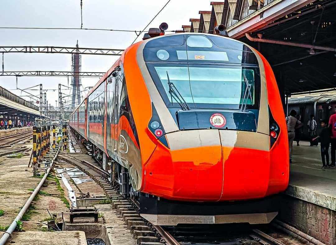 ভারত এক্সপ্রেসের স্লিপার ট্রেনের নতুন লুক বের হল