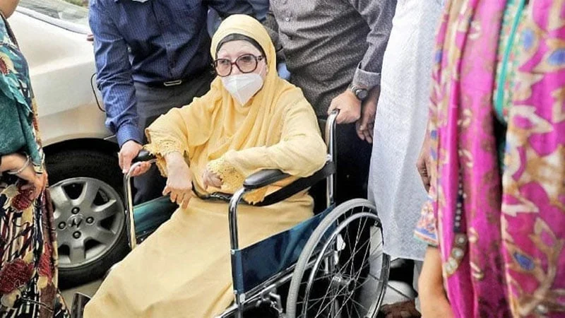 তিন দিন পর বাসায় ফিরলেন খালেদা জিয়া