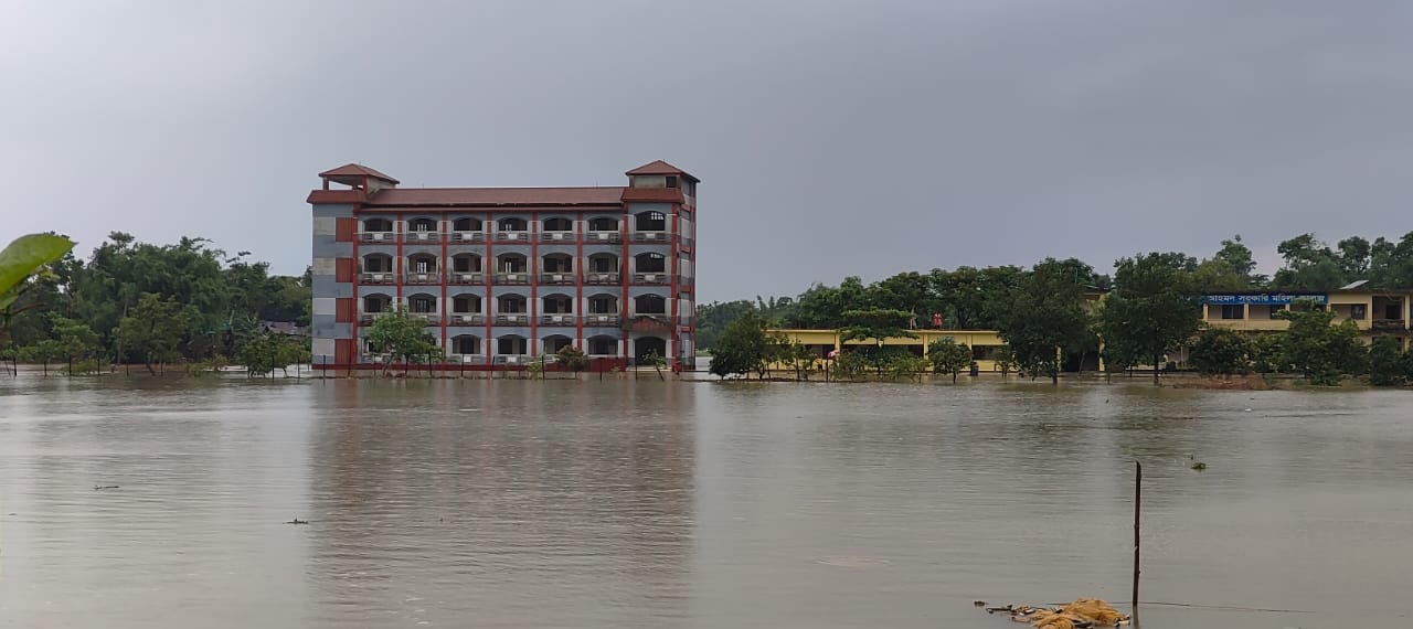দ্বিতীয় দিনের টানা বৃষ্টি ও পাহাড়ি ঢলে জৈন্তাপুরের নিম্নাঞ্চল প্লাবিত
