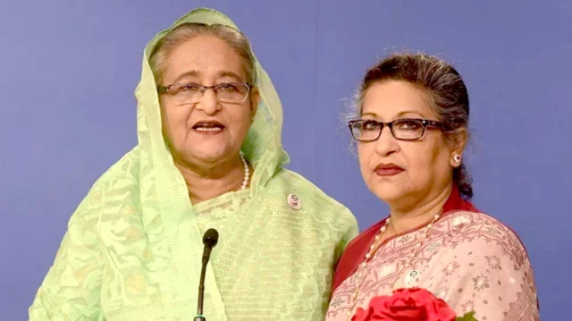 পদত্যাগ’ করে দেশ ছেড়েছেন শেখ হাসিনা, সঙ্গে আছেন বোন রেহানা!