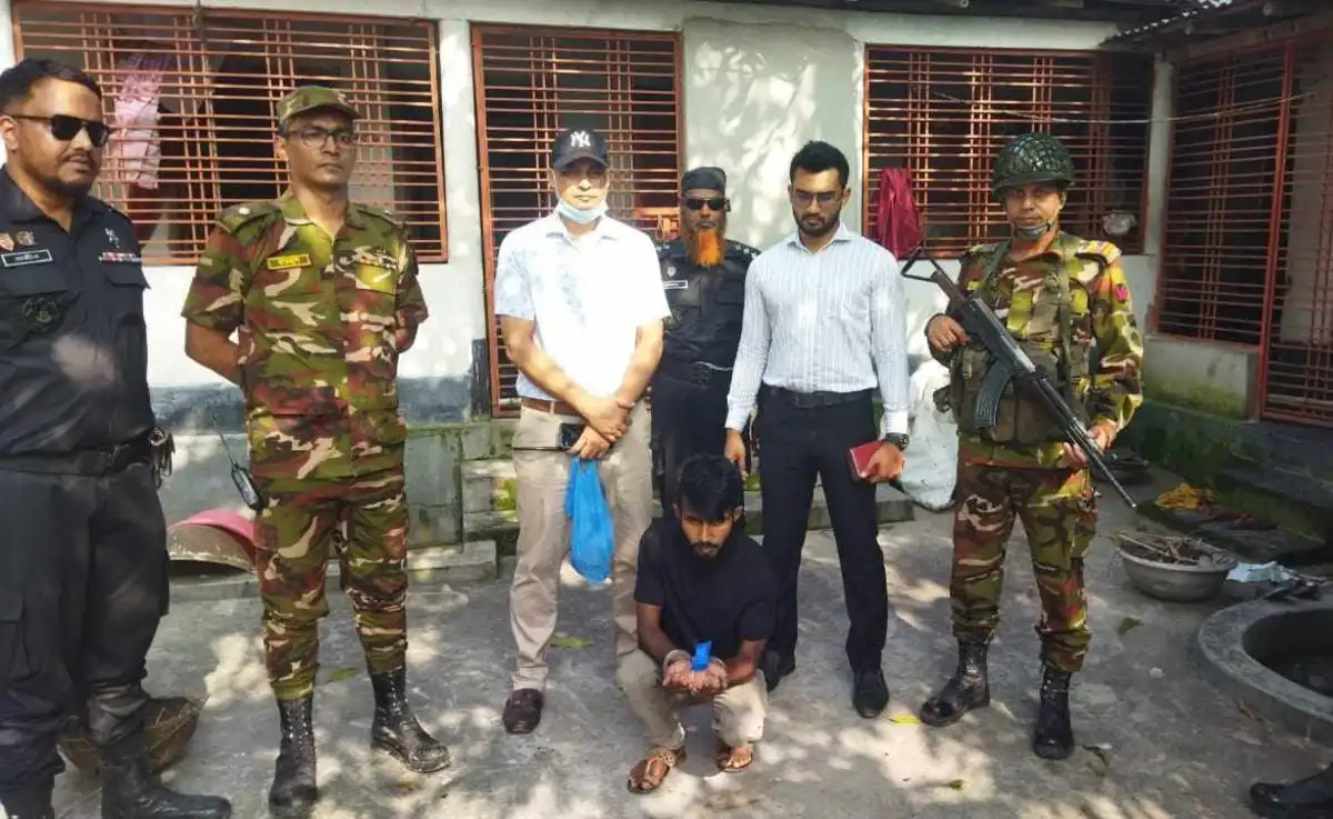 কুষ্টিয়ায় সিভিল ইঞ্জিনিয়ারিং ছেড়ে মাদক ব্যবসা, অতঃপর গ্রেফতার