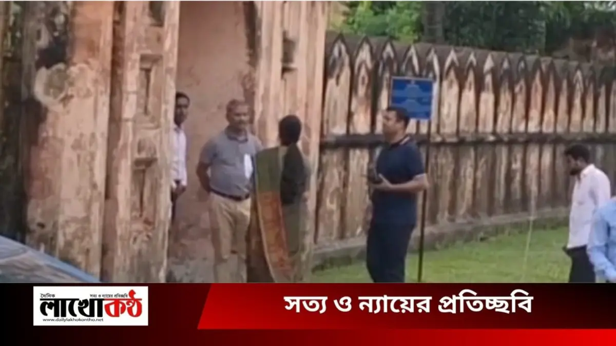 মুন্সিগঞ্জে প্রত্নতত্ত্ব নিদর্শন পরিদর্শনে উপদেষ্টা ড. আসিফ নজরুল