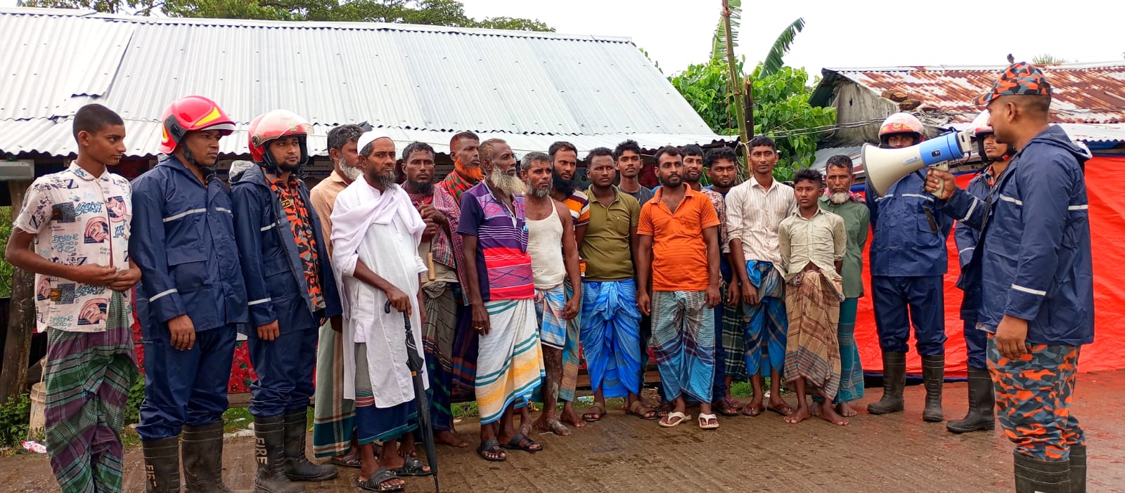 ঘূর্ণিঝড় ডানা মোকাবিলায়   প্রস্তুত আছে ফায়ার সার্ভিস