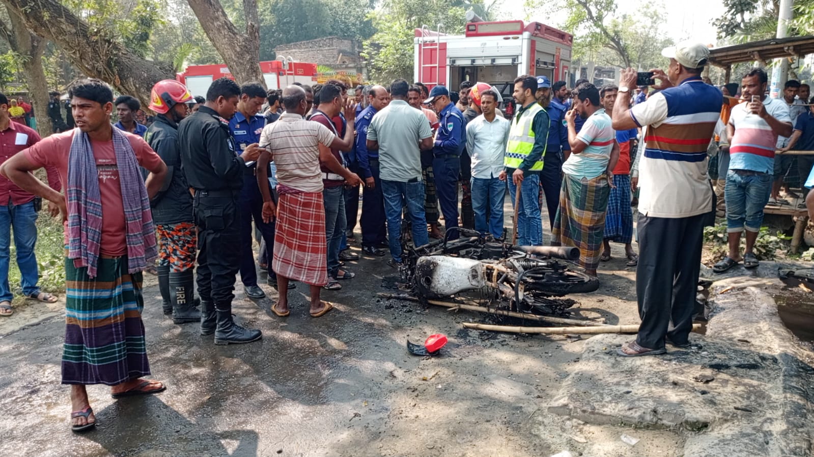 গোরস্থানের গেট ভাঙ্গা নিয়ে দুই গ্রামবাসীর সংঘর্ষে একজন নিহত