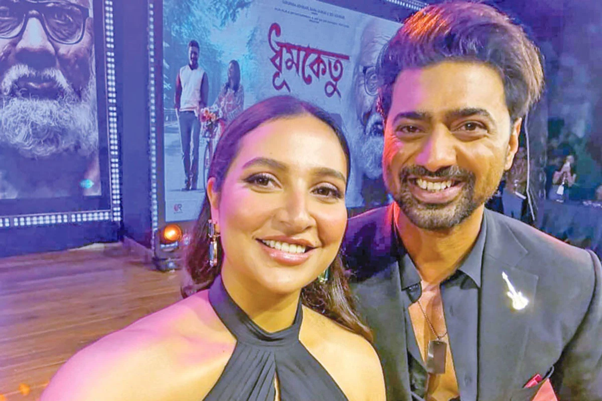 দুই দশকের ক্যারিয়ার উদযাপন করলেন দেব