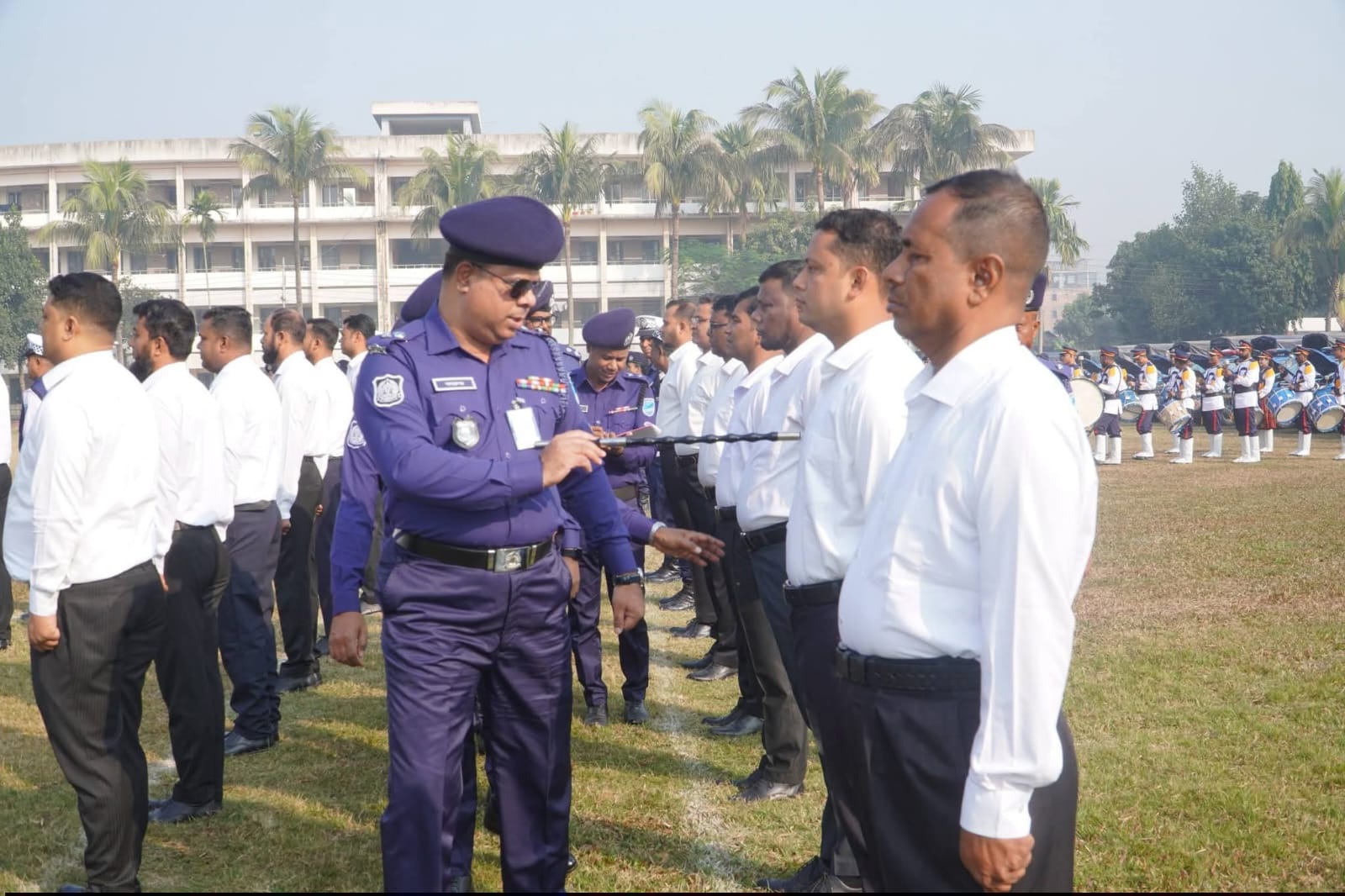 নরসিংদীতে পুলিশের মাস্টার ও কিট প্যারেড অনুষ্ঠিত