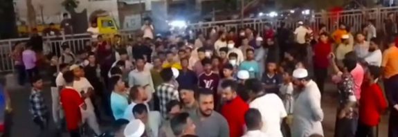 রাজধানীতে থানা ঘেরাও করে বিক্ষোভ