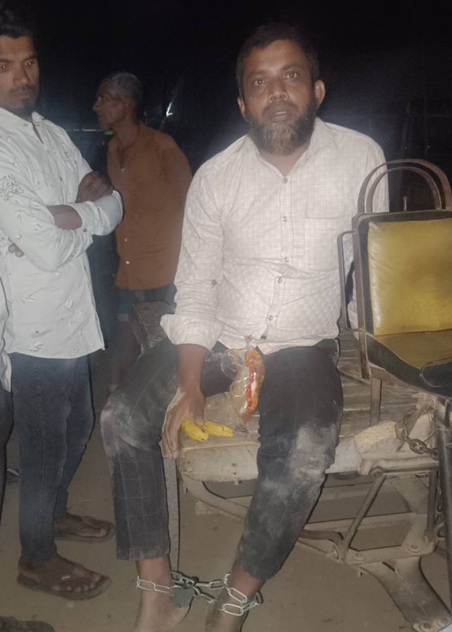 অপহরণের চারদিন পর দর্শনা থেকে হাতপায়ে শিকল বাধা অবস্থায় উদ্ধার