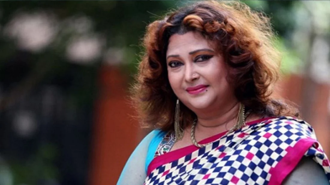 সংরক্ষিত আসনে এমপি হতে চান রিনা খান