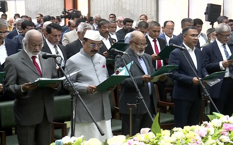 শপথ নিলেন তারেক রহমানসহ বিএনপির সংসদ সদস্যরা