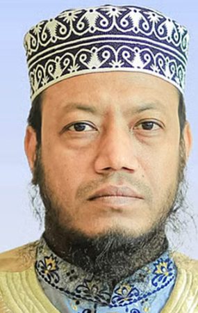 মুহূর্তেই ভাইরাল মুফতি আমির হামজার ফেসবুক পোস্ট