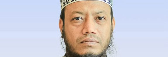 মুহূর্তেই ভাইরাল মুফতি আমির হামজার ফেসবুক পোস্ট