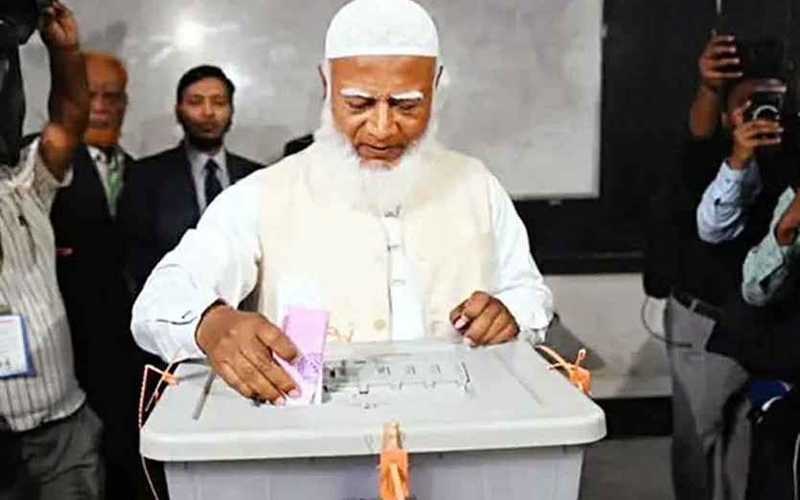 ভোট দিলেন ডা. শফিকুর রহমান