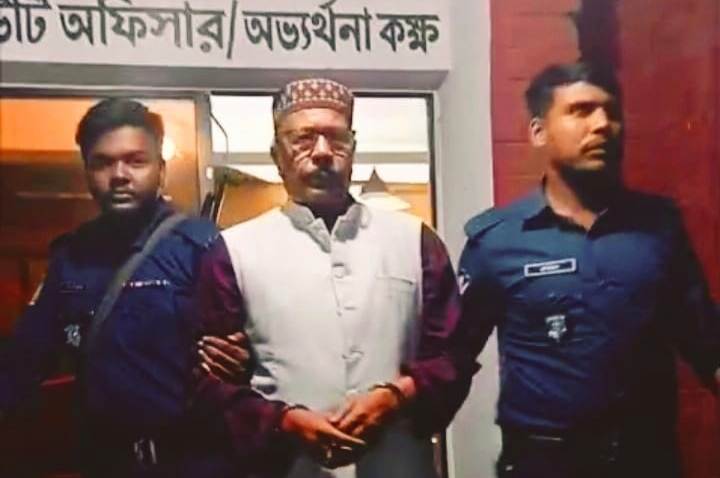 নওগাঁ জেলা আওয়ামী লীগের সহ-সভাপতি ও সাবেক উপজেলা চেয়ারম্যান রফিক আটক