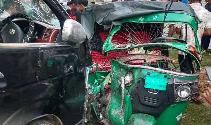 শ্রীমঙ্গলে অটোরিকশা ও মাইক্রোবাসের মুখোমুখি সংঘর্ষে নিহত ২