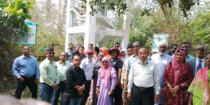 কুলাউড়ার লংলা কলেজের শিক্ষক পরিষদের চুনারুঘাট ভ্রমণ