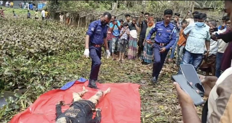 নোয়াখালীতে পুকুর সেচতে গিয়ে মিলল অজ্ঞাত ব্যক্তির অর্ধগলিত লাশ