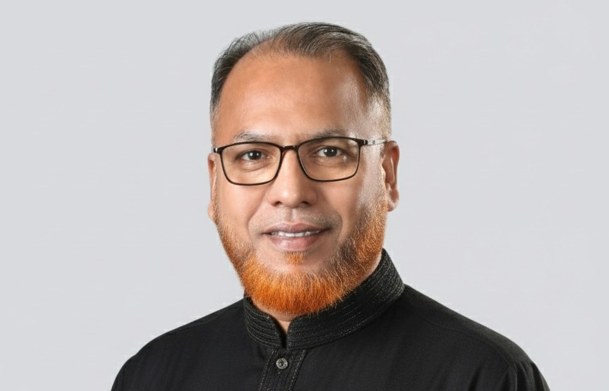 চায়ের আড্ডা থেকে শুরু করে চলছে নানা আলোচনায় আলহাজ্ব মশিউর রহমানের নাম