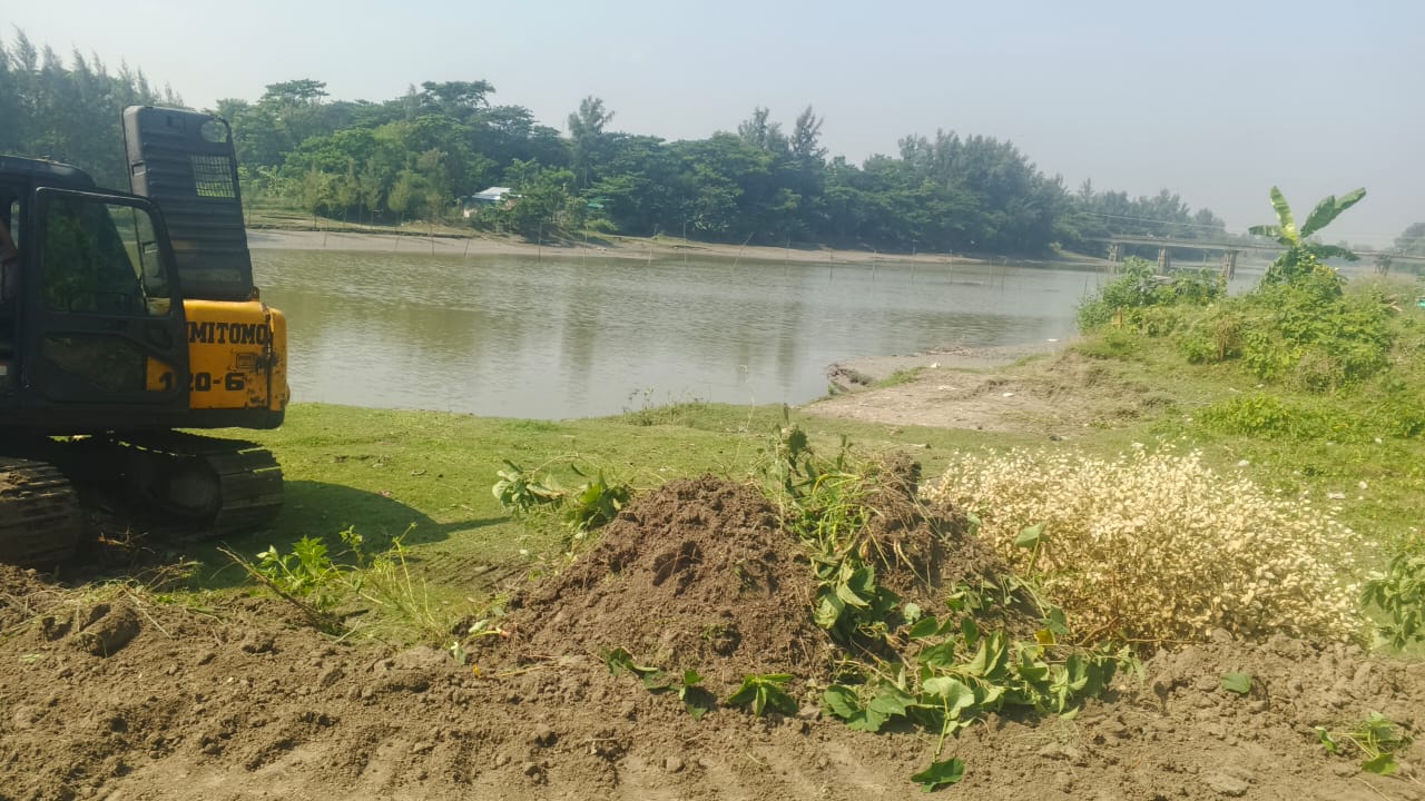নোয়াখালীর সুবর্ণচরে নদী দখল ও দূষণের করুণ গল্প