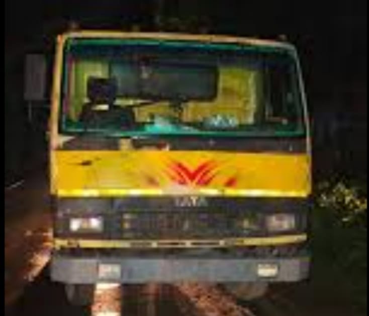 সাভারে ডিবি পরিচয়ে তেল বোঝাই ট্রাক ছিনতাই, চার ঘণ্টা পর উদ্ধার