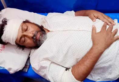 যুবদলের সদস্য সচিবের নেতৃত্বে শ্যামনগর প্রেসক্লাবে ঢুকে ক্লাবের সভাপতিকে পিটিয়ে রক্তাক্ত জখম
