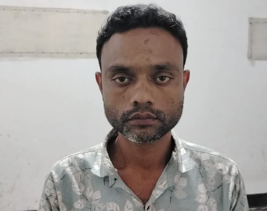 নওগাঁ’র মহাদেবপুরে স্বামীর হাতে স্ত্রী খুন