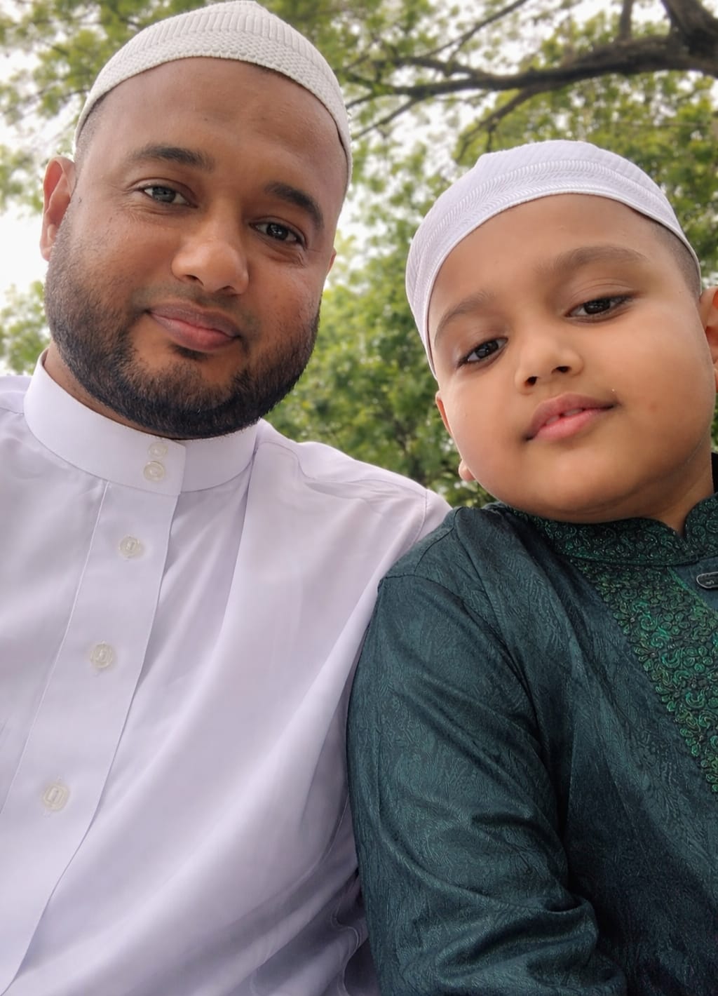 ছোট্ট শিশু আয়ান ৭টি রোজ রেখেছে