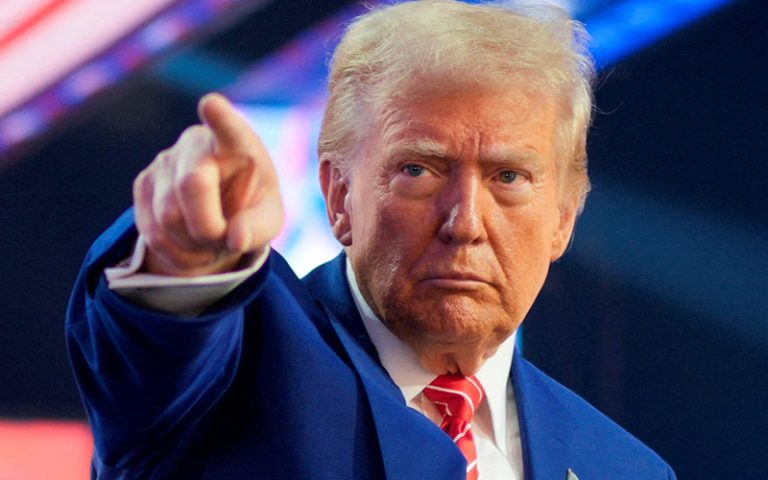 হরমুজ প্রণালি খুলতে ট্রাম্পের আল্টিমেটাম, পাল্টা হুঁ/শি/য়া/রি ইরানের