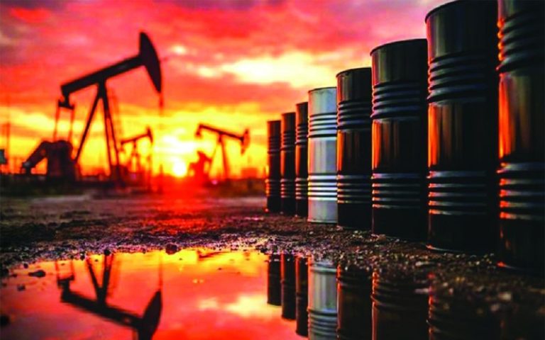 ট্রাম্পের ঘোষণার পর কমতে শুরু করেছে জ্বালানি তেলের দাম