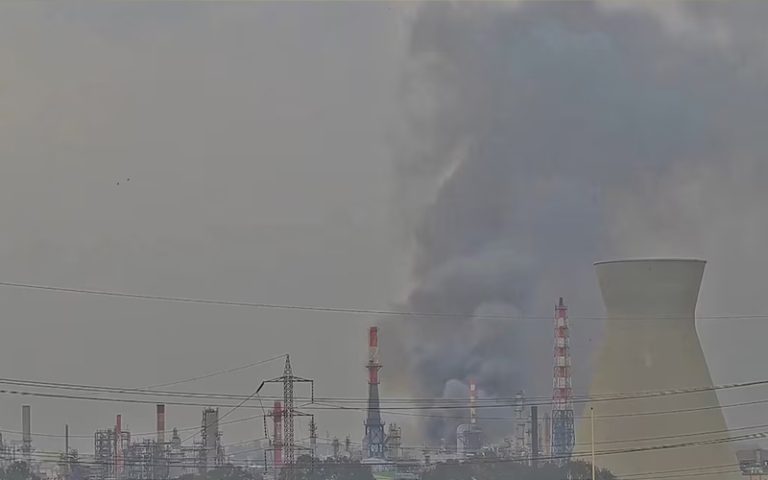 ইসরাইলের গুরুত্বপূর্ণ তেল শোধনাগারে ইরানের ক্ষে/প/ণা/স্ত্র হা/ম/লা