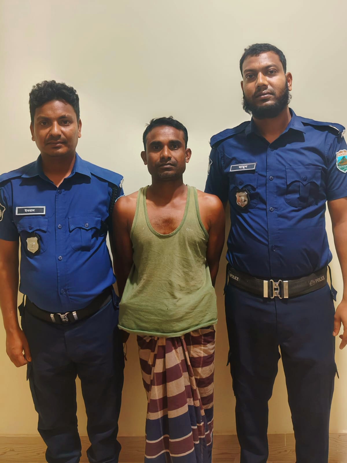 নওগাঁয় স্কুলছাত্রীকে ধর্ষণ চেষ্টায় অভিযুক্তকে গ্রেফতার