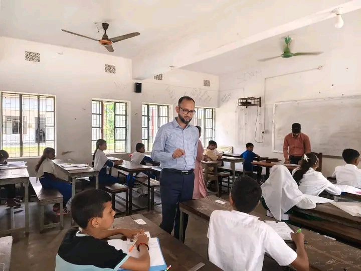 মৌলভীবাজারের ১৬ কেন্দ্রে প্রাথমিক বৃত্তি পরীক্ষা শুরু : কেন্দ্র পরিদর্শন করলেন জেলা প্রশাসক