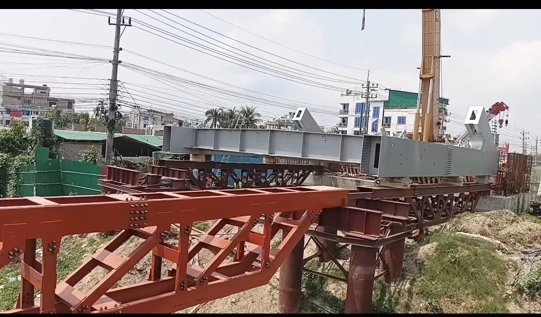 খুলনার গল্লামারী দৃষ্টিনন্দন স্টিল নেটওয়ার্ক আর্চ ব্রিজের মূল স্ট্রাকচারের কাজ এগিয়ে চলছে