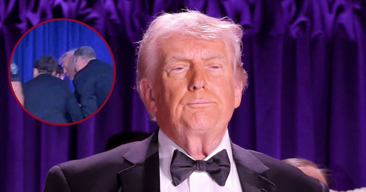 লুকাতে গিয়ে হুমড়ি খেয়ে পড়ে যান ডোনাল্ড ট্রাম্প