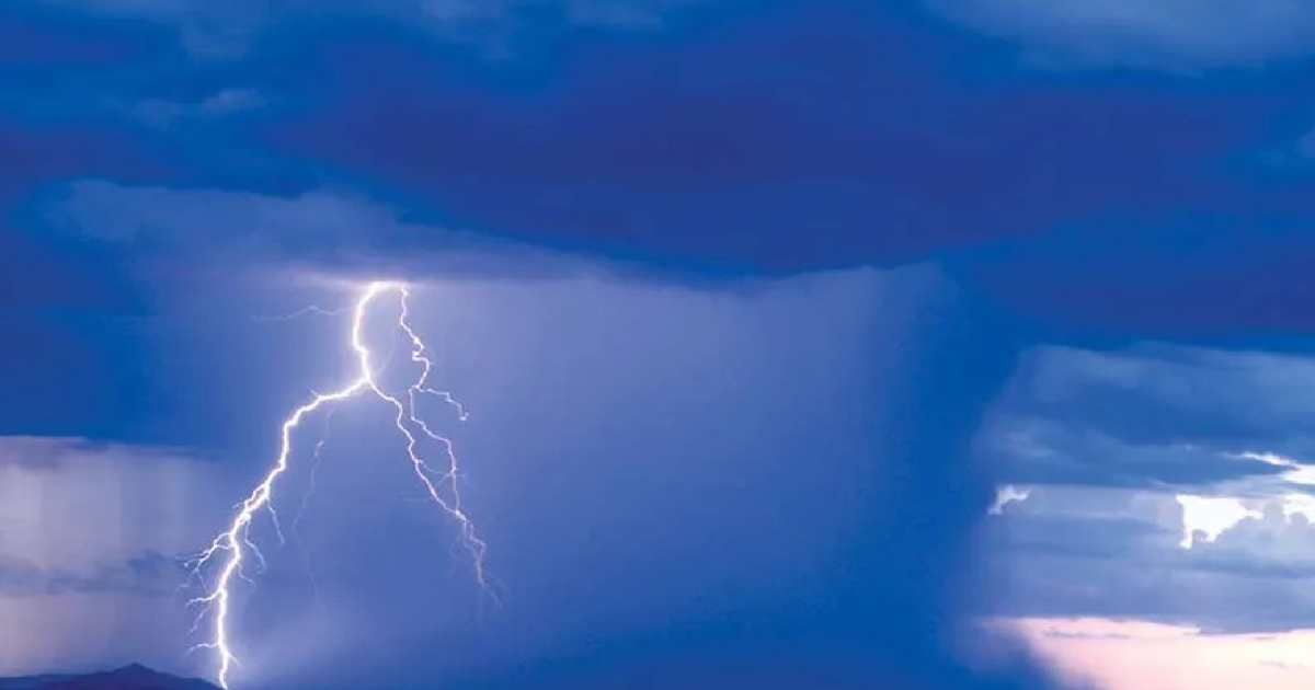 ফেনীতে ভ.য়া.ব.হ মেঘ বিস্ফোরণে রেকর্ড পরিমাণ বৃষ্টি, বি.প.র্য.স্ত জনজীবন