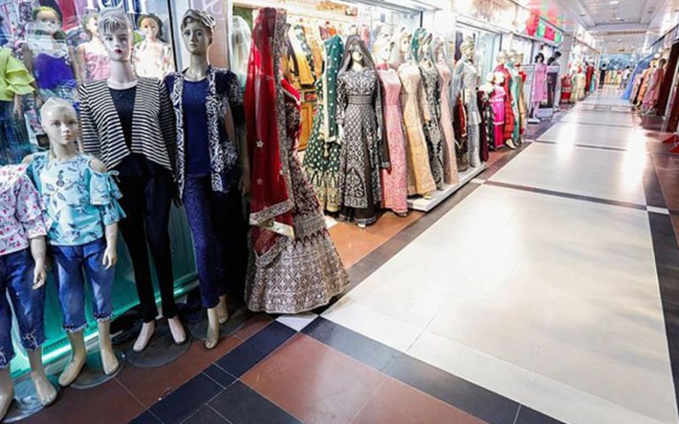 রাত ৮টার মধ্যে দোকান-শপিংমল বন্ধের সিদ্ধান্ত