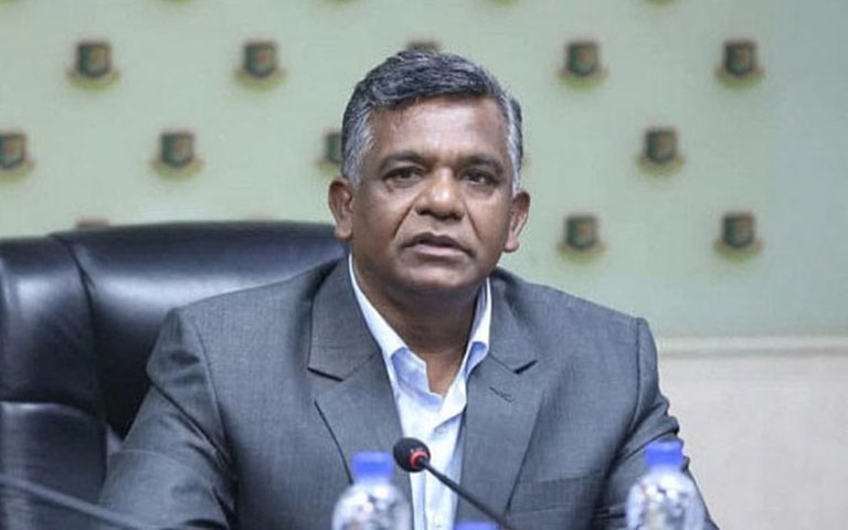 বিসিবির নতুন অ্যাডহক কমিটিকে ‘অবৈধি’ আখ্যা দিয়ে বিশাল বিবৃতি দিয়েছেন আমিনুল ইসলাম বুলবুল। ছবি: সংগৃহীত