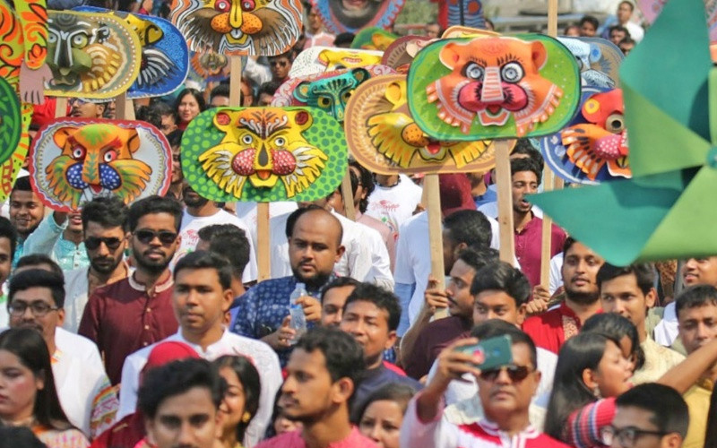 বৈশাখী শোভাযাত্রায় মুখে মুখোশ নি.ষি.দ্ধ