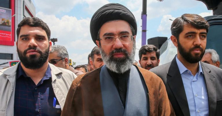 প্রতিরোধ লড়াই অব্যাহত রাখার অঙ্গীকার ইরানের সর্বোচ্চ নেতার