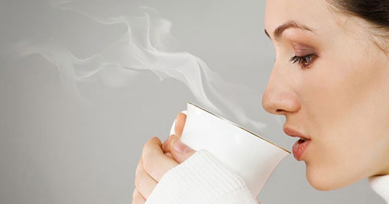 যেভাবে গরম পানি সকালে খাওয়া ক্ষতিকর