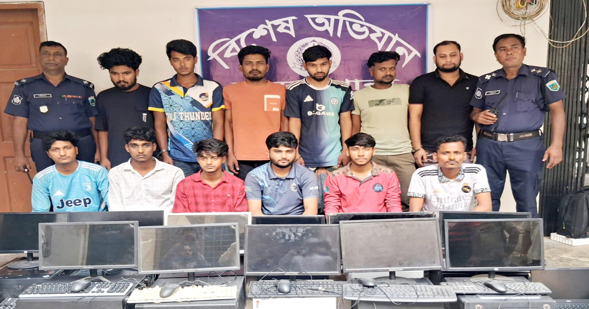 নওগাঁর মান্দায় অনলাইন জু.য়া.র আস্তানায় অভিযান, গ্রে.প্তা.র ১৫