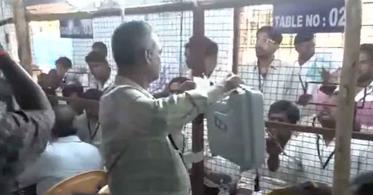 পশ্চিমবঙ্গ বিধানসভা নির্বাচনে ভোট গণনার এক ঘণ্টা: বিজেপি এগিয়ে ১১৮ আসনে, তৃণমূল ১০৮