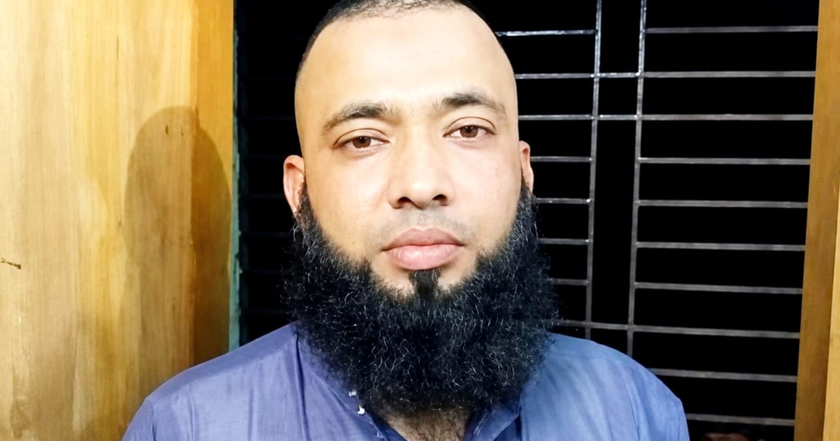 ব্রাহ্মণবাড়িয়ার নবীনগরে ছাত্রের মায়ের সঙ্গে আ.প.ত্তি.ক.র অবস্থায় মাদ্রাসার অধ্যক্ষ আটক