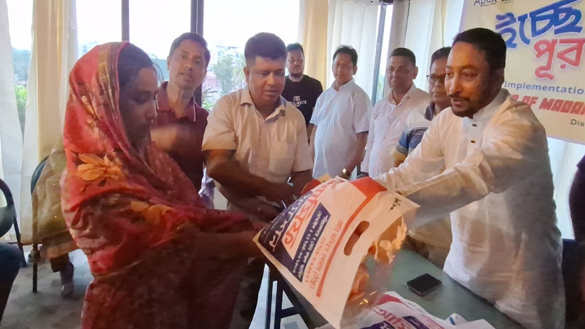 মাদারীপুরে শতাধিক শিশুর ‘ইচ্ছে পূরণ’ করলেন বিএনপি নেতা জামিনুর হোসেন