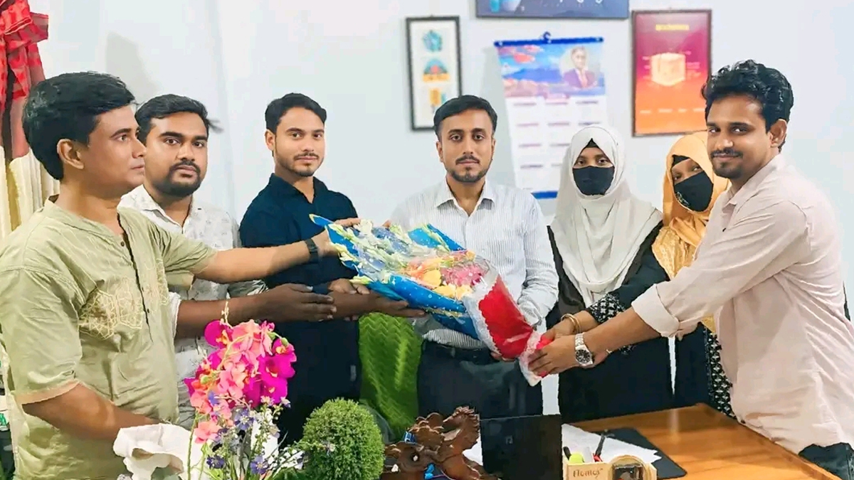 নন্দীগ্রামে উপজেলা স্বাস্থ্য কর্মকর্তার সঙ্গে মেডিকেল টেকনোলজিস্টদের মতবিনিময়