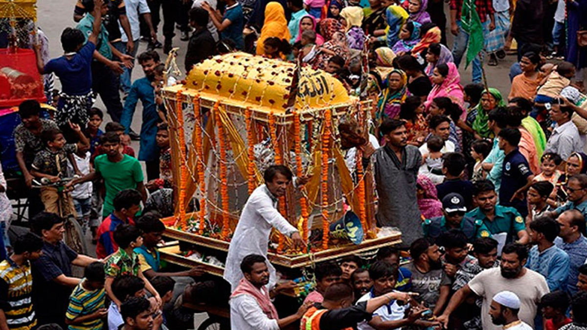 পবিত্র আশুরা উপলক্ষে রাজধানীতে তাজিয়া মিছিল